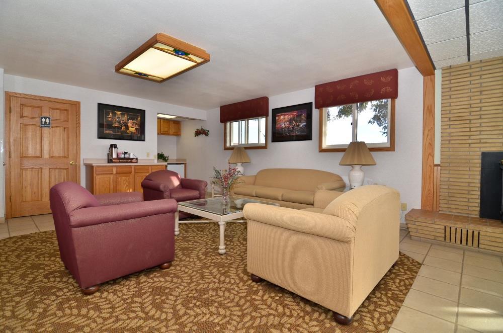Western Movie Manor Motel 3*